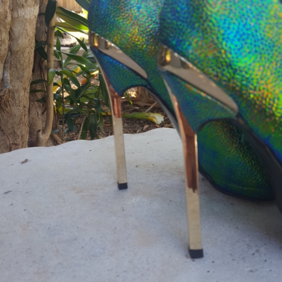 Privileged irredescent ankle boots - Picture 2 of 8